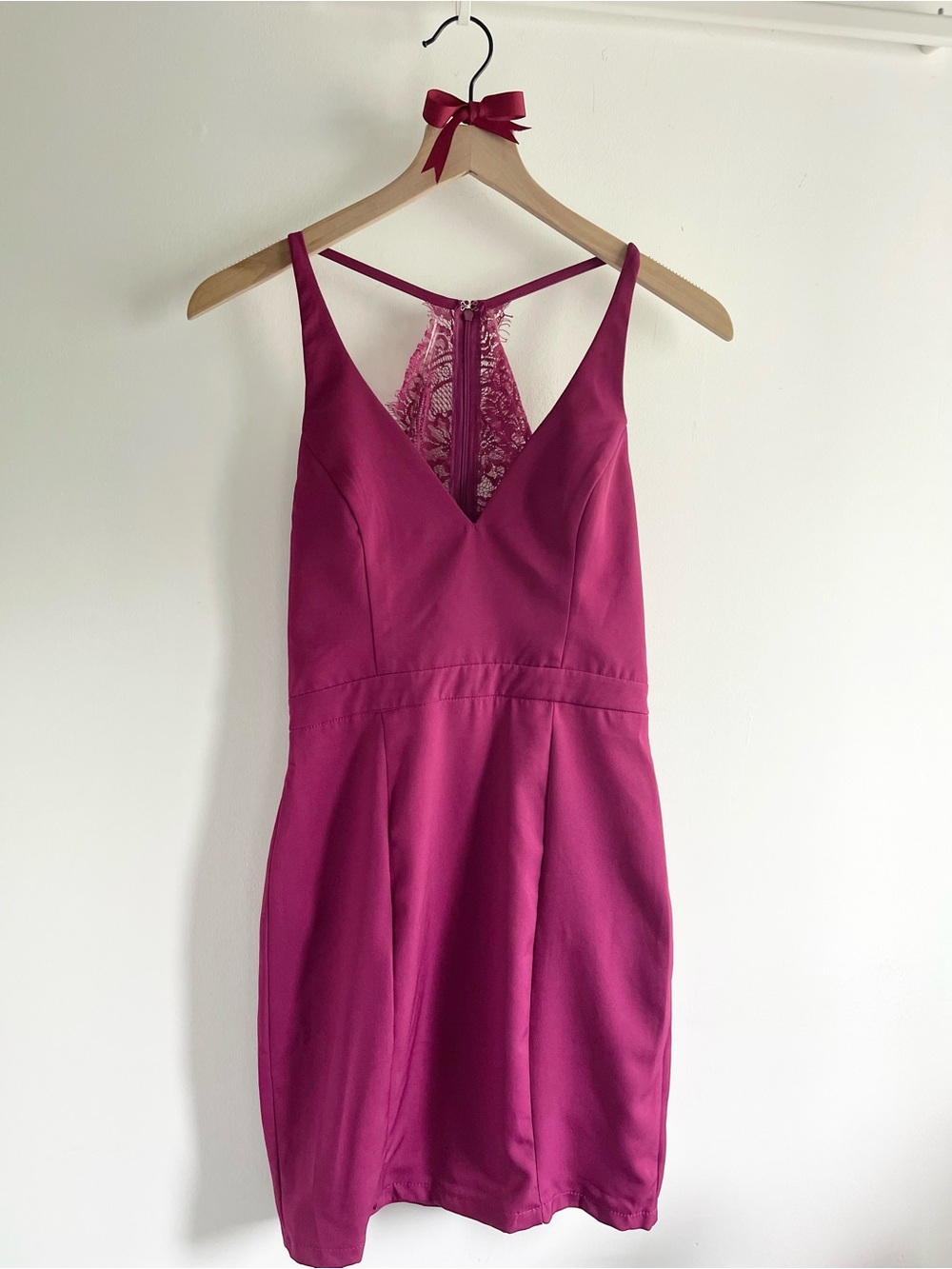 NWT Maniju Magenta Lace Back V-Neck Bridesmaid Mini Dress Size S Wedding Guest